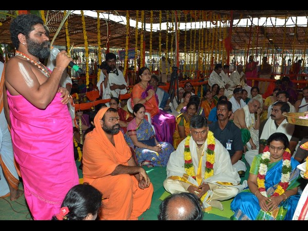 ప్యాంట్‌పై అనుమతించకపోవడంతో...