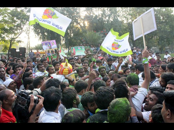 కల్వకుంట్ల కవిత, తెలంగాణ జాగృతి