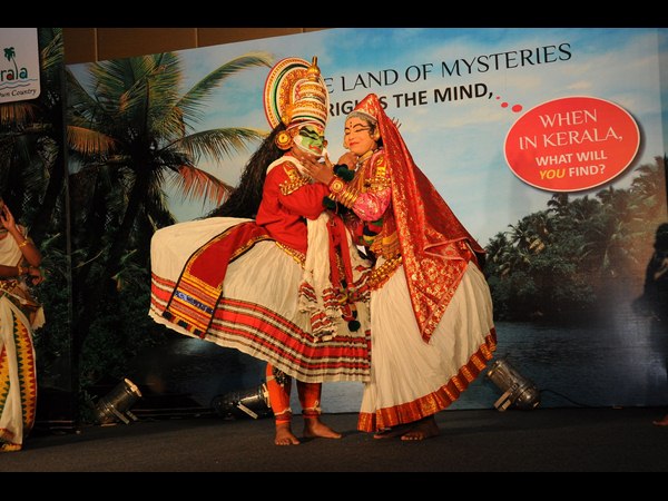 అభినయం అద్భుతం