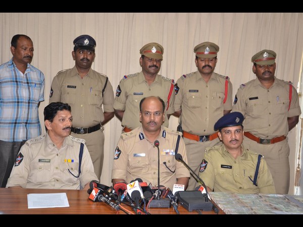 వివరాలు వెల్లడిస్తున్న శివధర్ రెడ్డి