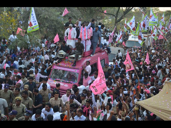 వాహనంపై