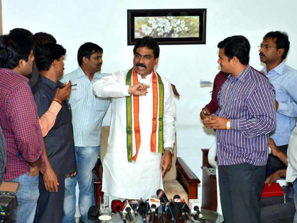 I am not in politics and I will not come: Lagadapati I am not in politics and I will not come: Lagadapati