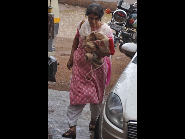 వర్షంలోనే...