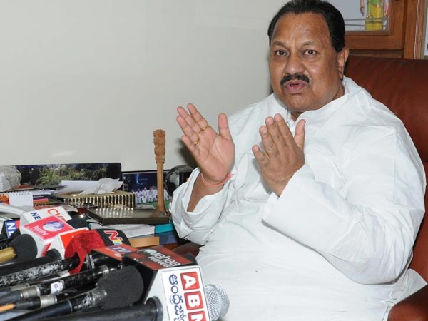 డి శ్రీనివాస్