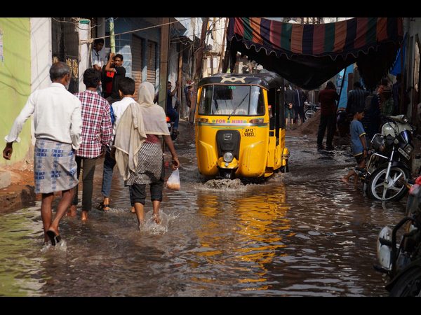 నీట మునిగిన వైనం