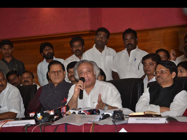 మీడియా సమావేశం..