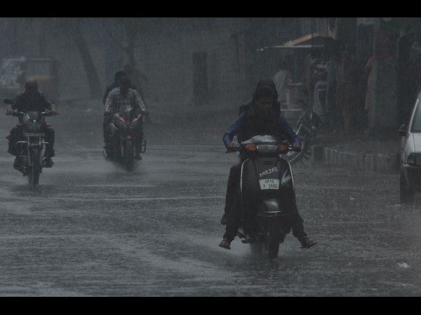 వర్షంలోనే..