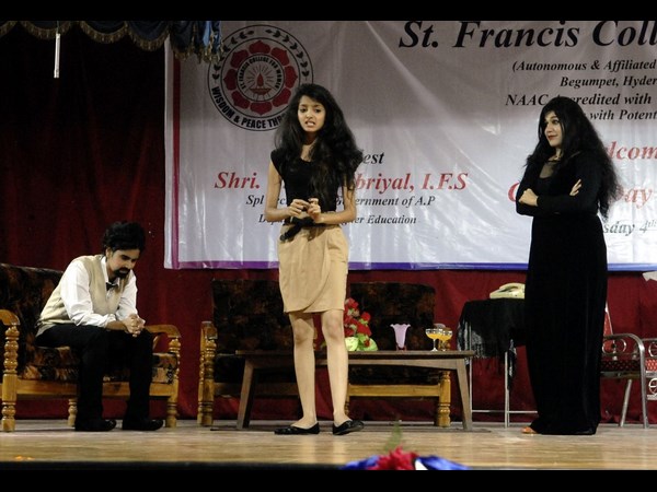 అలరించిన ప్రదర్శన