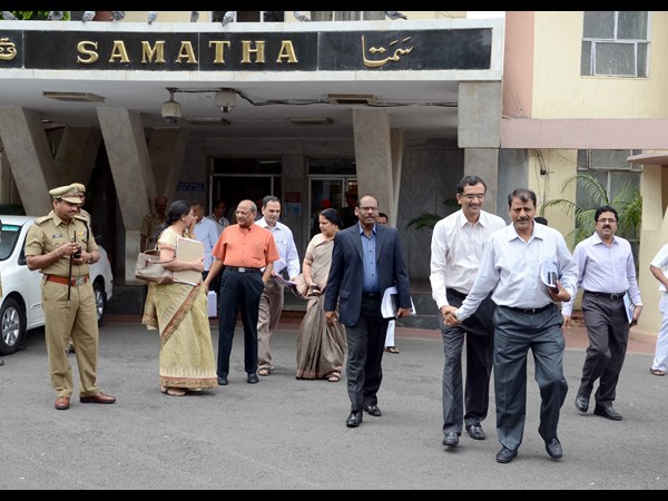 ఐఏఎస్‌ల పంపిణీ కోసం