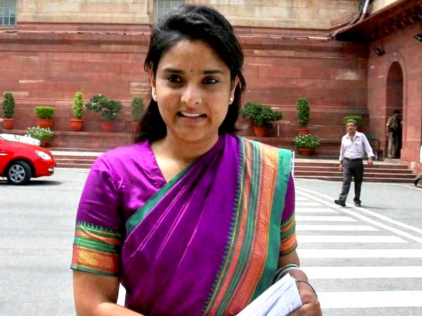 రమ్య దివ్య స్పందన