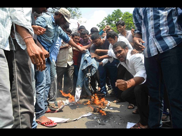 ఓయు విద్యార్థులు