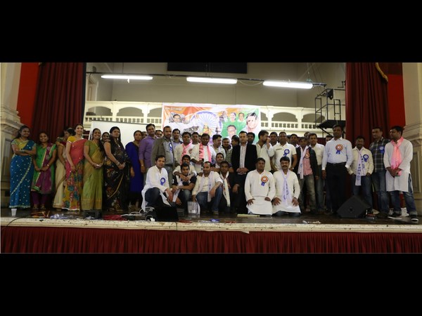 సమావేశంలో నేతలు