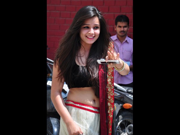 వస్తున్నా..