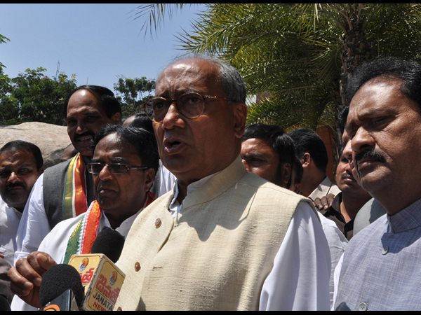 దిగ్విజయ్‌తో తెలంగాణ నేతలు