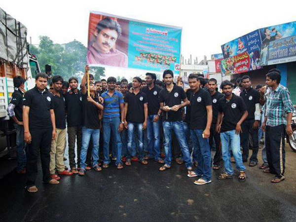 చిరు అండతో వచ్చి.. పవర్‌గా మారి...