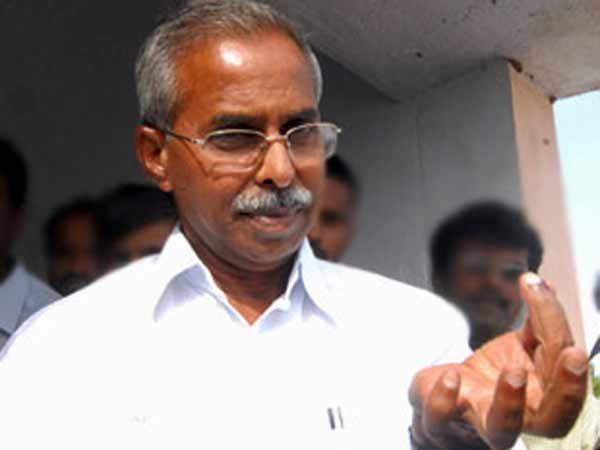 వివేకా దూరమే..