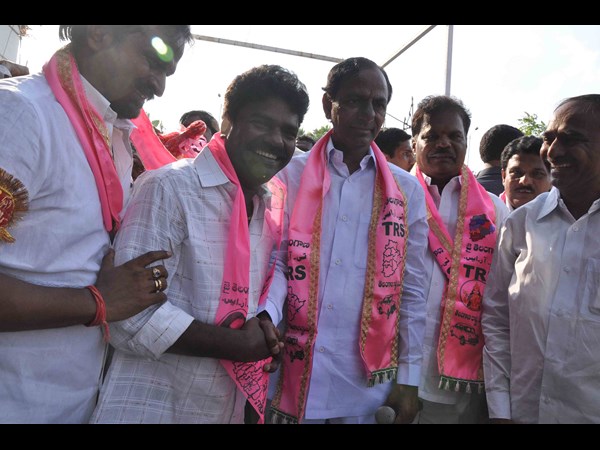 రసమయి బాలికిషన్ తెరాసలోకి..