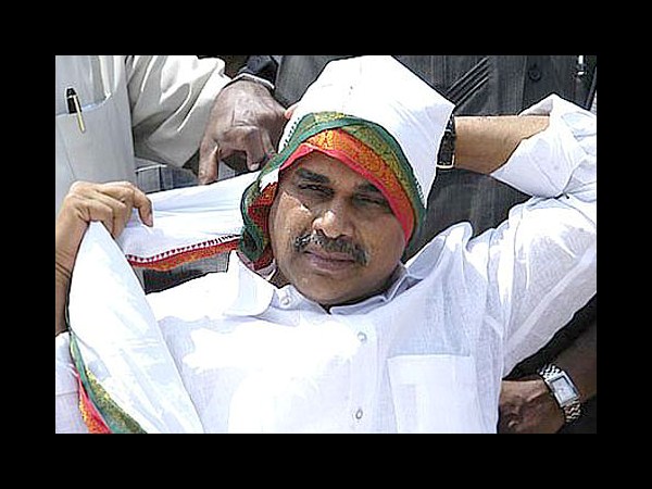 చిత్రాలు