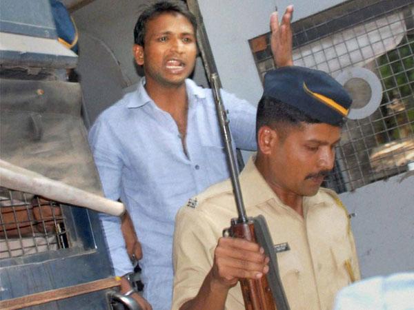 ముంబైలో 