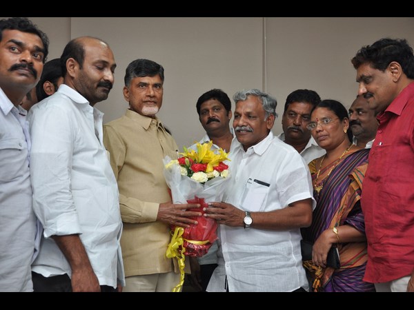  యలమంచిలి, జెసి... టిడిపిలోకి క్యూ కట్టారు