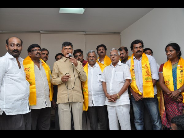  యలమంచిలి, జెసి... టిడిపిలోకి క్యూ కట్టారు