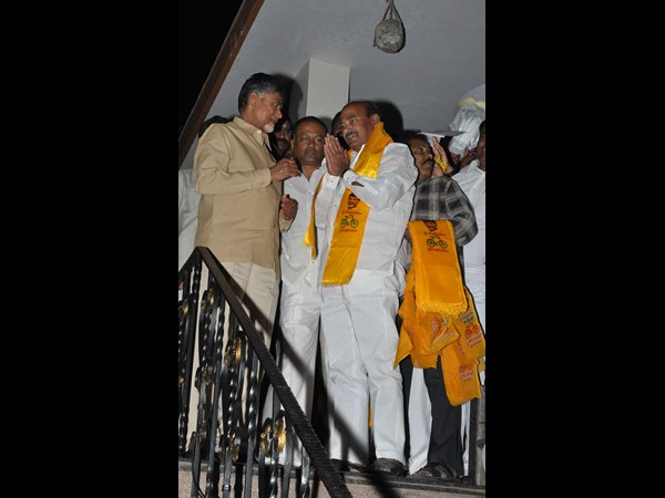 యలమంచిలి, జెసి... టిడిపిలోకి క్యూ కట్టారు