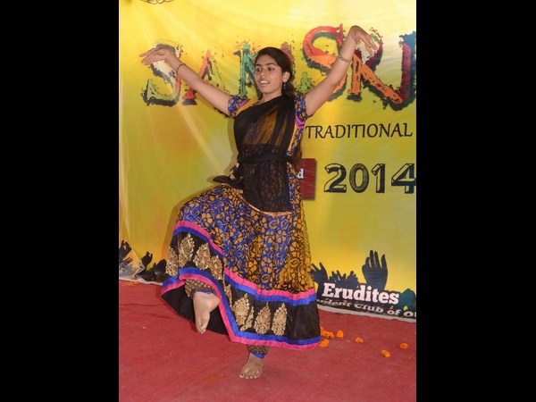 నృత్య ప్రదర్శన