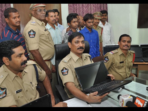 ఒకతనిది ఔరంగాబాద్..