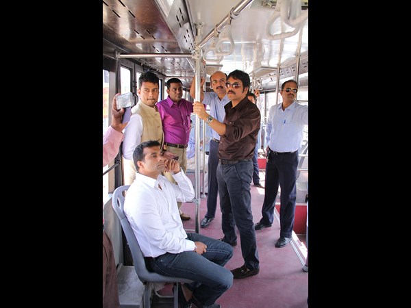 మోడీ అభివృద్ధి: చూసి ఆశ్చర్యపడ్డ నాగార్జున 