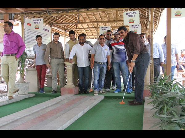 మోడీ అభివృద్ధి: చూసి ఆశ్చర్యపడ్డ నాగార్జున 