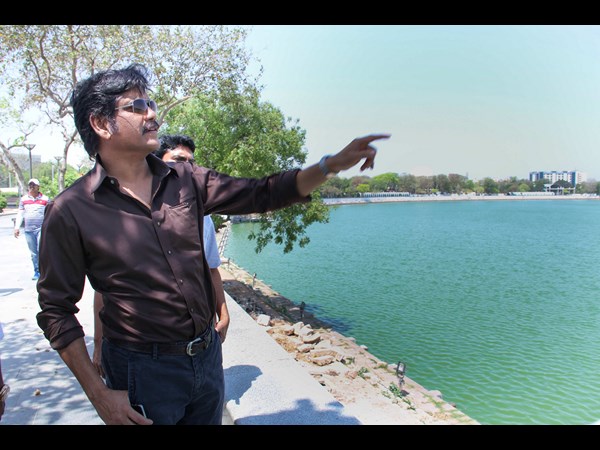 మోడీ అభివృద్ధి: చూసి ఆశ్చర్యపడ్డ నాగార్జున 