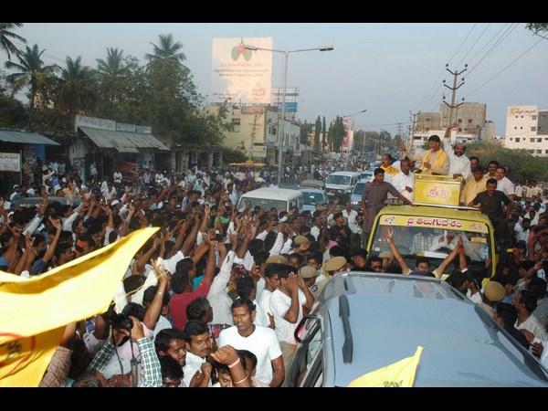 చంద్రబాబు గాలం, వేణుమాధవ్ చురకలు (పిక్చర్స్)