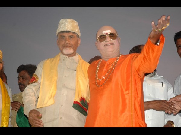 చంద్రబాబు గాలం, వేణుమాధవ్ చురకలు (పిక్చర్స్)