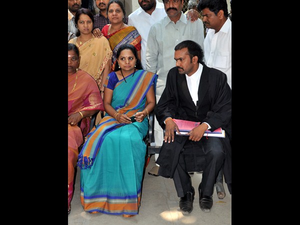 కోర్టుకు కవిత 4