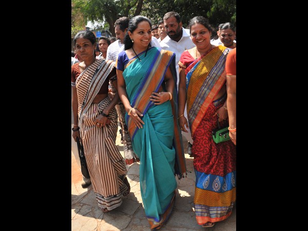 కోర్టుకు కవిత 1