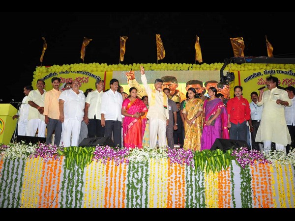 మహిళలకు భరోసా.. మహిళలకు భరోసా..