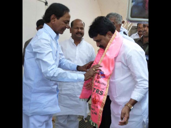 తెరాసలోకి కాంగ్రెసు ఎమ్మెల్యే