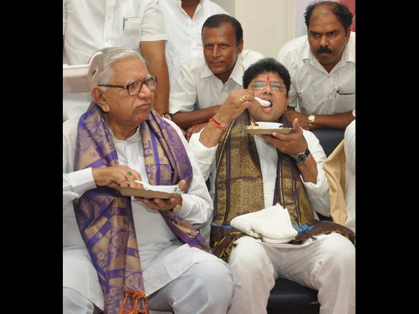 తీపి, చేదు కలయిక..