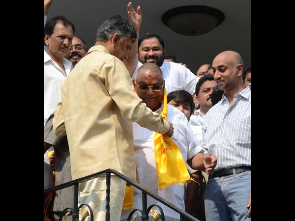 టిడిపిలోకి రాయపాటి...