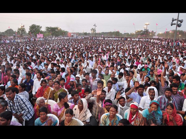 భారీగా తరలిన ప్రజలు..