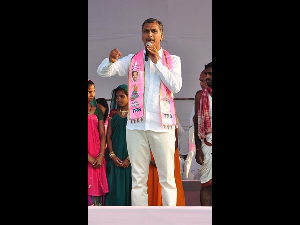 హరీష్ రావు ఇలా..