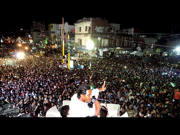 భారీగా హాజరైన జనం