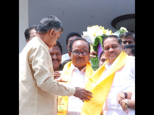 చంద్రబాబు చంద్రబాబు