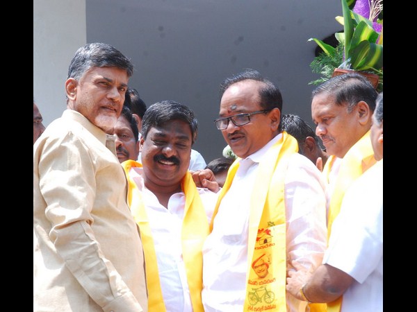 చంద్రబాబు చంద్రబాబు