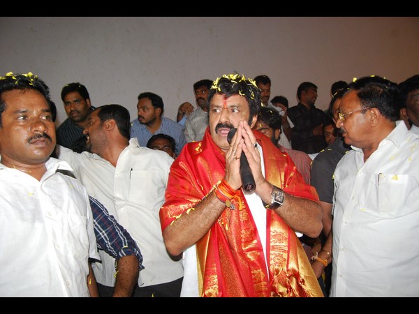 సన్మానం ఇలా..
