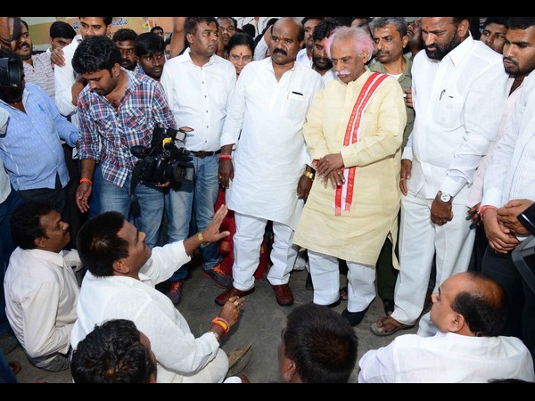 నచ్చజెప్పే ప్రయత్నం...