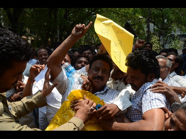 టిడిపి - బిజెపిల పొత్తు