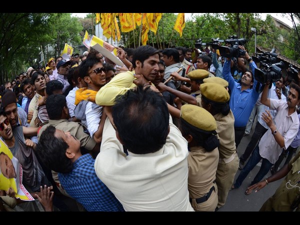 నిరసనలు
