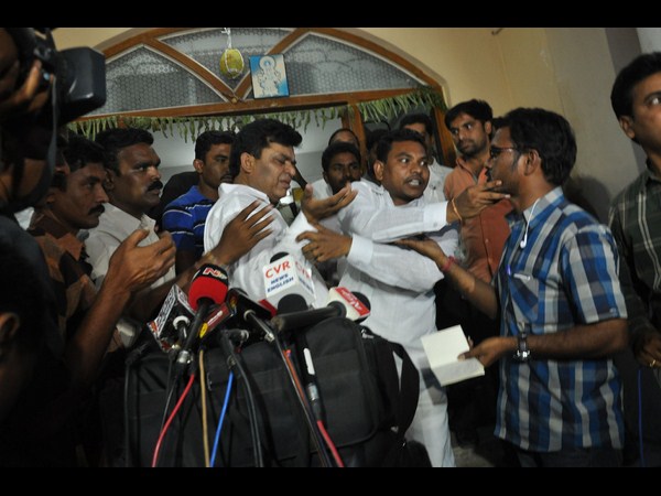 ఘర్షణవాతావరణం..