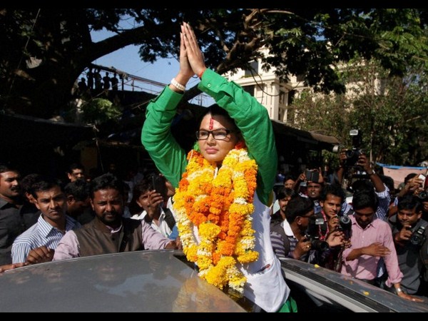 రాఖీ సావంత్ ఇలా..